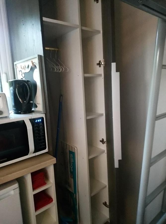 Studio Meuble 1 Piece Entierement Equipe Sans Cloisons Separatives Chavagnes-en-Paillers Dış mekan fotoğraf