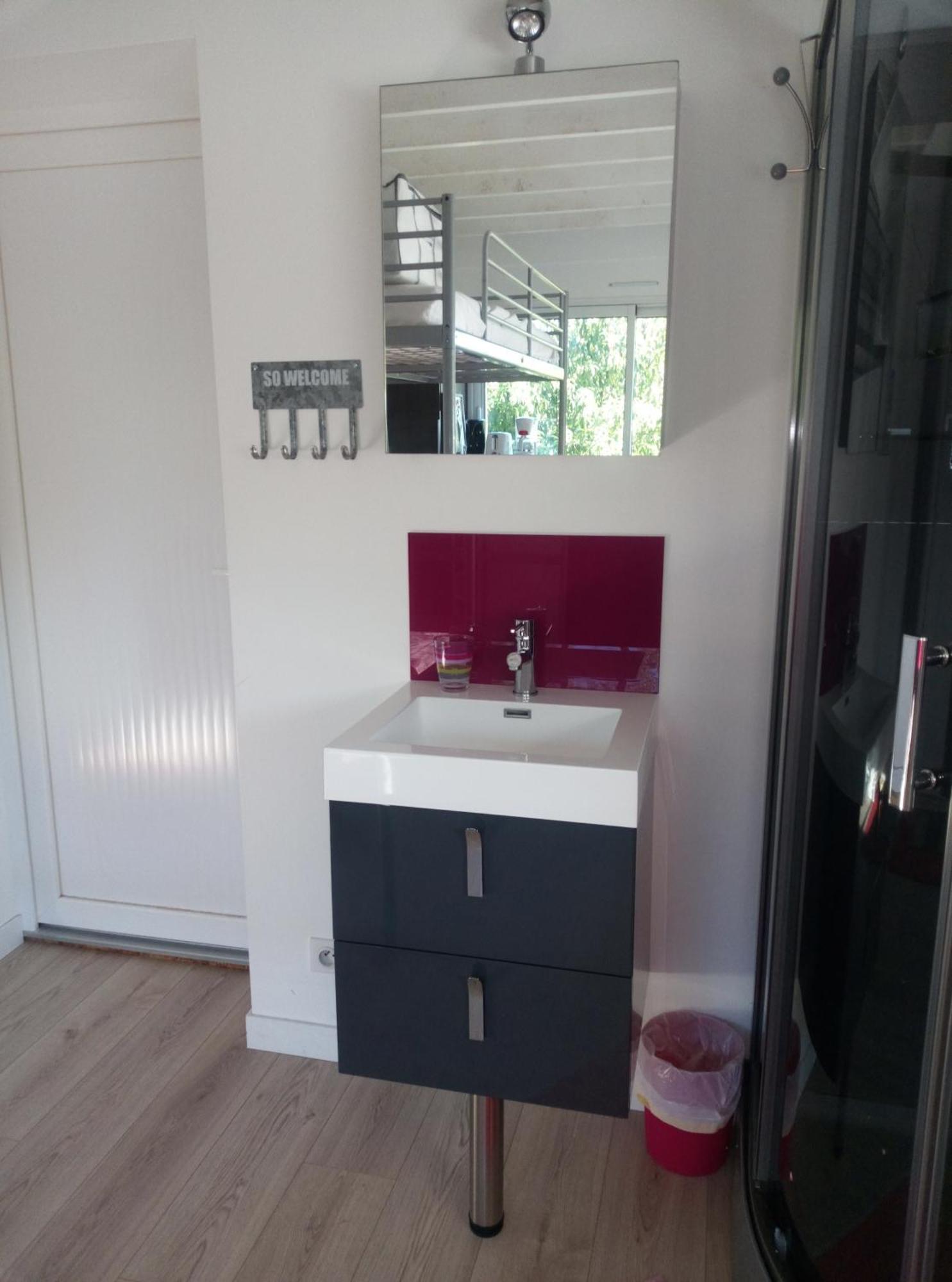 Studio Meuble 1 Piece Entierement Equipe Sans Cloisons Separatives Chavagnes-en-Paillers Dış mekan fotoğraf